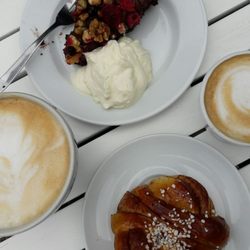 Flickorna Helin och Voltaire, Skånska Gruvan - Chocladkåka & kanelbulle
