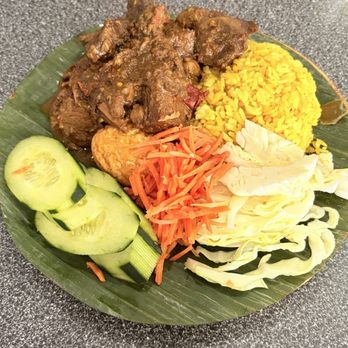 Bali Express - Rendang (spicy slow cooked beef with coconut rice) - Food Trucks Near Me - Carson City, Nevada