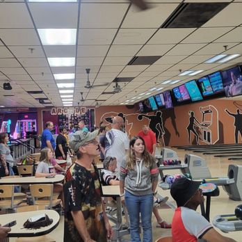 Lakeside Recreation Center - Bowling Near Me - Mundelein, Illinois
