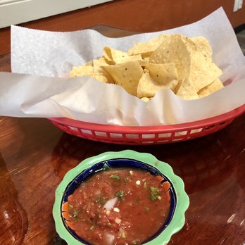 La Montaña Tacos - Chips and Salsa - Mexican Near Me - Austin, Texas