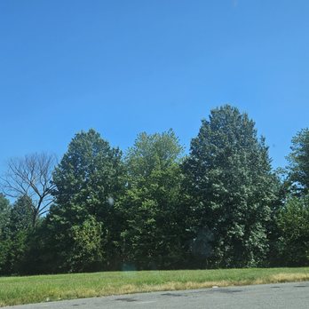Flagship Carwash - You can't see it but my windshield is dirty It was like there's no point I spent $75 And I literally have to go home and clean my car - Car Wash Near Me - Chantilly, Virginia