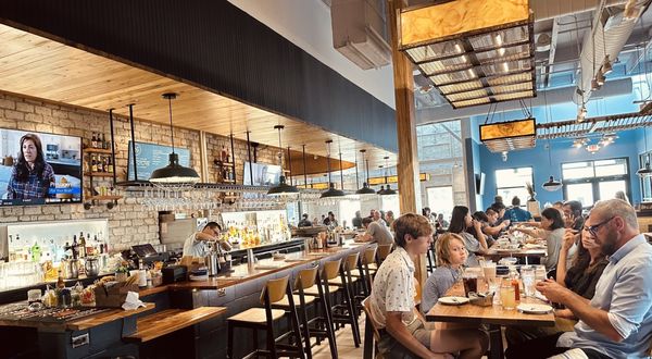 Salt Traders Coastal Cooking by null