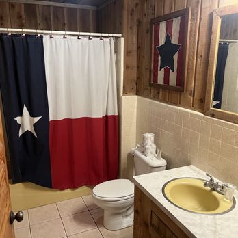 Mayan Dude Ranch - Cabin bathroom - Hotels Near Me Mayan Dude Ranch - Cabin bathroom - Hotels Near Me