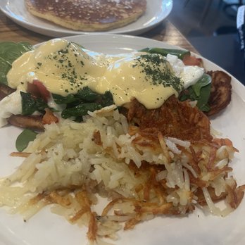 CREW Ogunquit - $18 CHAMPAGNE BENEDICT - Seafood Near Me - Ogunquit, Maine