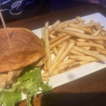 Dave & Buster's Camp Hill - Harrisburg - Hawaiian Crispy Chicken Sandwich - American Near Me - Camp Hill, Pennsylvania
