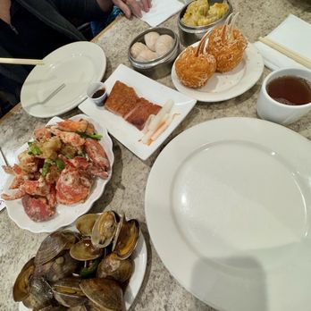 Mark's Duck House - Clams W Black Bean And Garlic Sauce, Lobster W Ginger And Scallion Sauce, Roast Pork, Fried Shrimp Ball - Dim Sum Near Me - Falls Church, Virginia