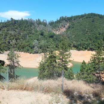 O'Brien Rest Area - View of Lake Shasta from this rest stop - Rest Stops Near Me - Lakehead, California