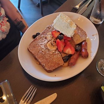 URBAN Eat.Drink - Banana bread French Toast - Cocktail Bars Near Me - Round Rock, Texas URBAN Eat.Drink - Banana bread French Toast - Cocktail Bars Near Me - Round Rock, Texas
