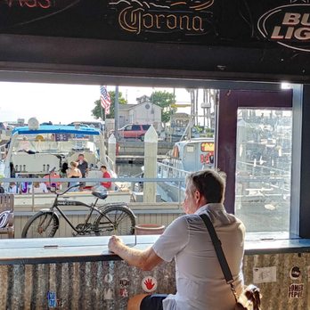 Naja's Place - Plenty of window seating which looks out into the Redondo Marina. - Burgers Near Me - Redondo Beach, California Naja's Place - Plenty of window seating which looks out into the Redondo Marina. - Burgers Near Me - Redondo Beach, California