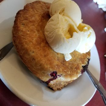 Blue Mountain Grill - Warm Berry Cobbler - American Near Me - Acme, Washington