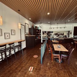 Mustard Cafe & Grill Foothill Ranch - Inside