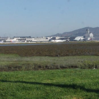 Bayfront Park - A nice place waiting for someone arriving at SFO parking for free for two hours. - Parks Near Me - Millbrae, California