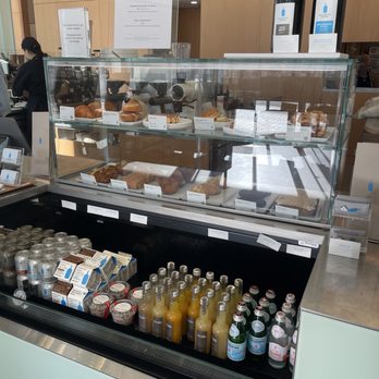 Blue Bottle Coffee - Wolf Point - Aya pastry case - Coffee & Tea Near Me - Chicago, Illinois