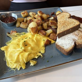 First Watch - Breakfast & Brunch Near Me - Harrisonburg, Virginia
