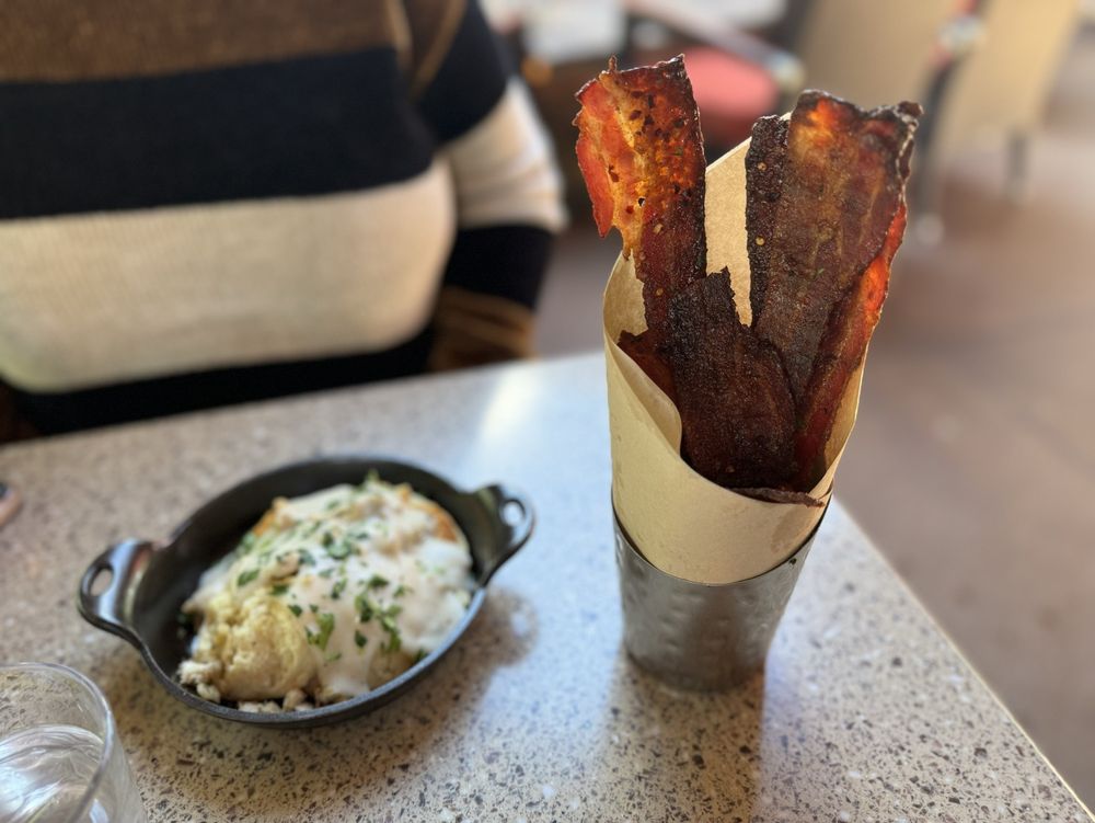 Lazy Dog Restaurant & Bar - Photo 2