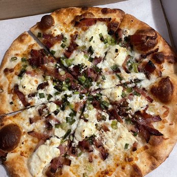 Macaroni's Ristorante - The Bacon and the Bees pizza - Italian Near Me - Ashland, Oregon
