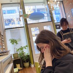 Nail Day Lodo - My sister at the salon
