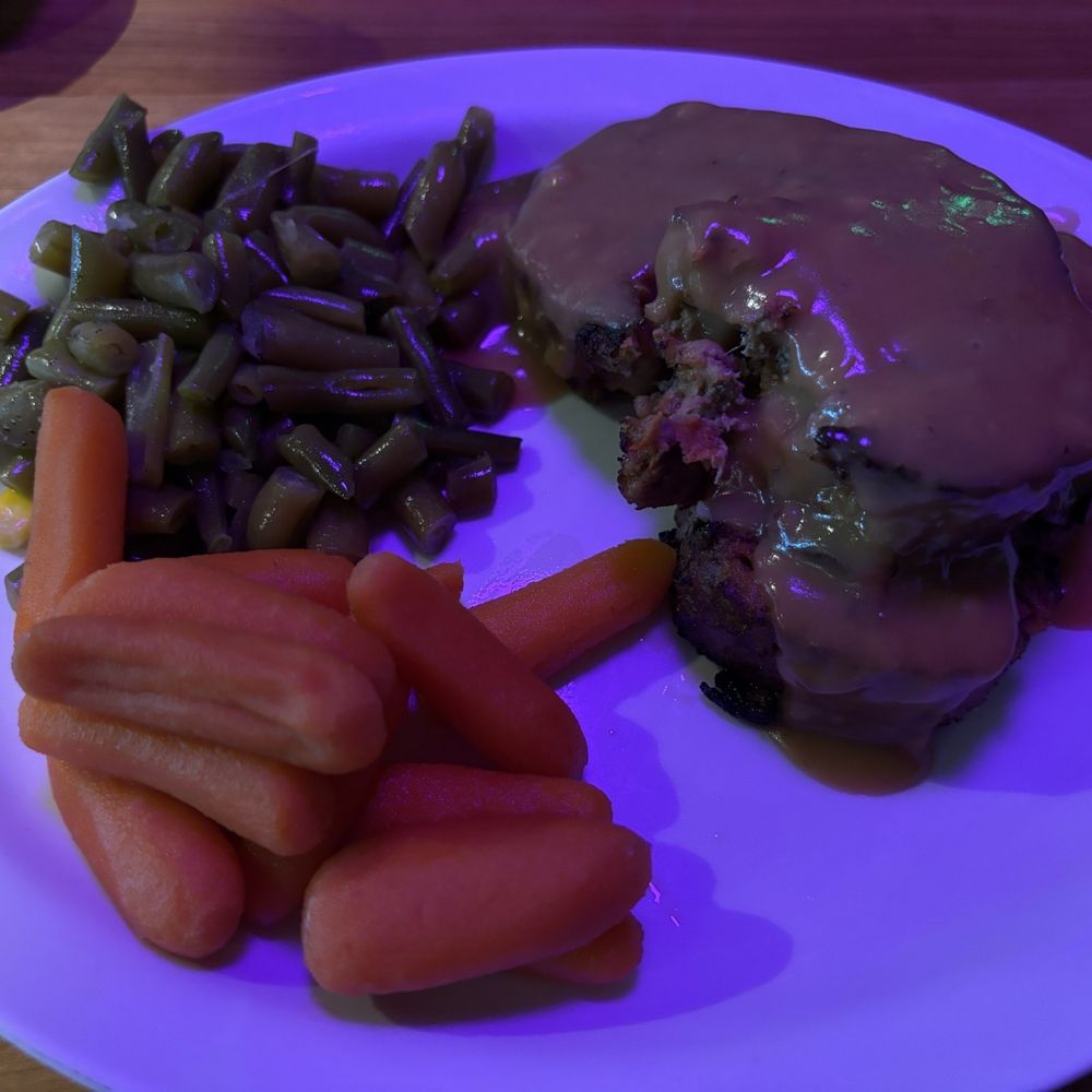 Homestyle Meatloaf, Southern Green Beans, Sweet Baby Carrots Homestyle Meatloaf, Southern Green Beans, Sweet Baby Carrots