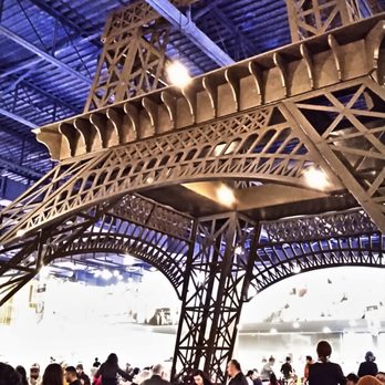 Saveurs Des Continents - Smack in the middle of the dining area is a replica of the base of the Eiffel Tower.  Another location has a Tower of Pisa. - Buffets Near Me - Brossard, Quebec