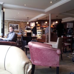 Caffè Nero - Well-worn sofas and chairs