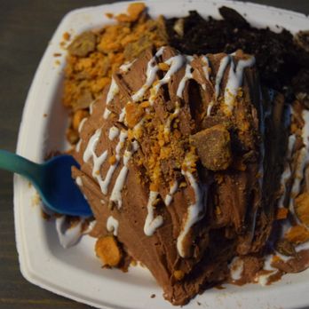 JoJo's Yogurt - Shaved ice(Nutella), marshmallow sauce, butter finger and Oreo topping - Shaved Ice Near Me - Clovis, California