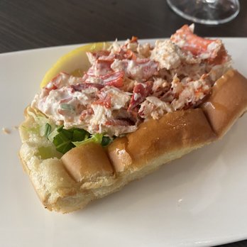McKelvie's - Excellent Lobster roll! - Seafood Near Me - Halifax, Nova Scotia
