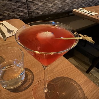 Earls Kitchen + Bar - Canadian (New) Near Me - North York, Ontario