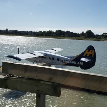 Flying Beaver Bar - Harbour plane - Pubs Near Me - Richmond, British Columbia