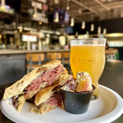 The Dell: Food & Brew Hall