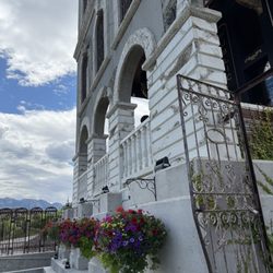 BARE Wine Tours - Crown & Thieves