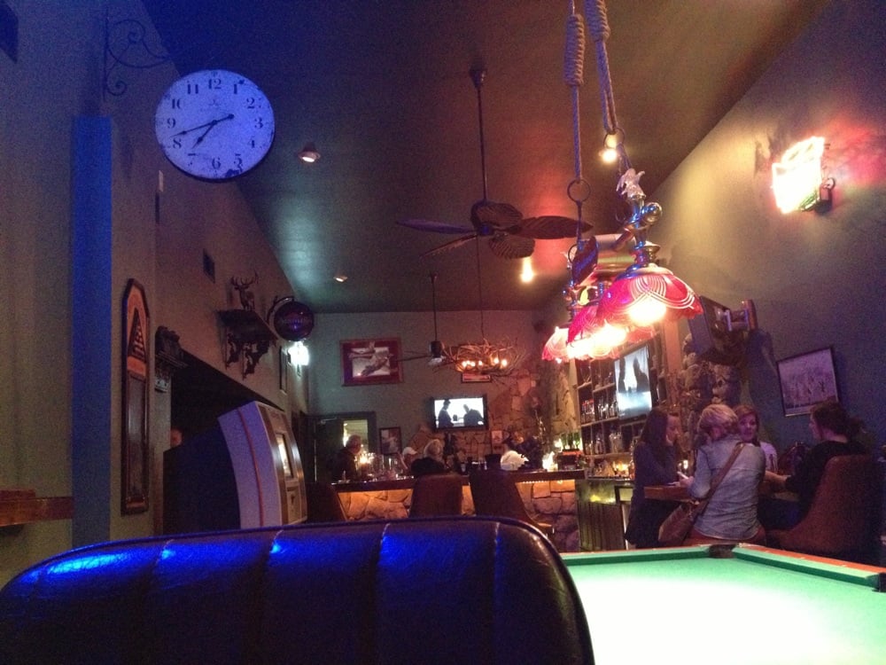 Crossroads Bar & Grill Logo