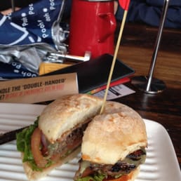 Beef burger with crispy bacon & cheese - yummo Beef burger with crispy bacon & cheese - yummo