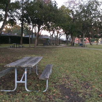 Bellaire-Zindler Park - Loftin side of the park - Parks Near Me - Bellaire, Texas