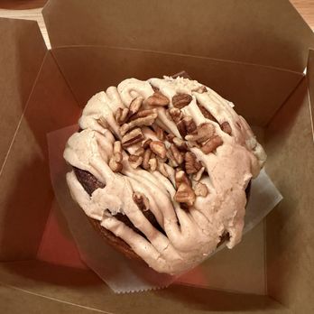 Totem - Cinnamon roll - Comfort Food Near Me - Colorado Springs, Colorado