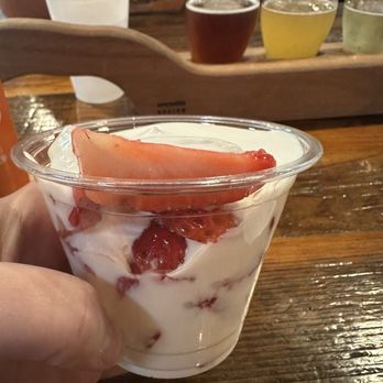 Trompo RRey - Fresas con crema - Tacos Near Me - Dallas, Texas Trompo RRey - Fresas con crema - Tacos Near Me - Dallas, Texas