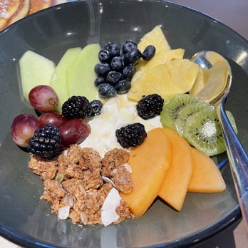 Oaken Bistro Bar - Seasonal Fruit - New American Near Me - Lake Forest, Illinois