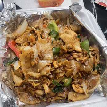 Thai E San - Chicken Drunken Noodle Dinner - Thai Near Me - Irving, Texas