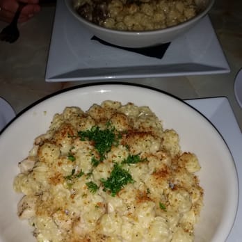 Lucky's Lounge - Mac n cheese - Lounges Near Me - Boston, Massachusetts