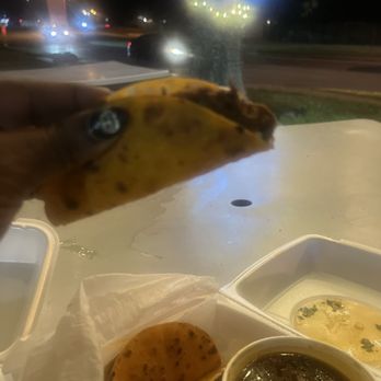 Birrieria Mama Rosa  2 - Food Trucks Near Me - Pflugerville, Texas