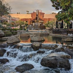 Blackhawk Plaza - Waterfall Blackhawk plaza
