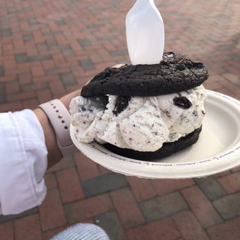 Insomnia Cookies - Desserts Near Me - Baltimore, Maryland Insomnia Cookies - Desserts Near Me - Baltimore, Maryland