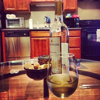The Electrum Group - Near North Unit 204 kitchen + wine! - Apartments Near Me