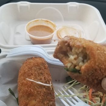 Thai 2 U - Green curry chicken spring rolls, good. - Food Trucks Near Me - Spring Branch, Texas