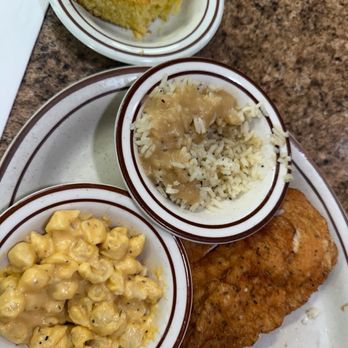 Mom’s House - Fried Chicken (breast plate)  Rice with gravy  Mac & cheese Cornbread - Waffles Near Me - Bakersfield, California