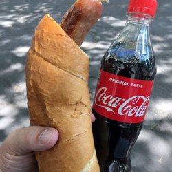 Würstelstand am Schottentor - Perfect lunch for sitting on the park bench.