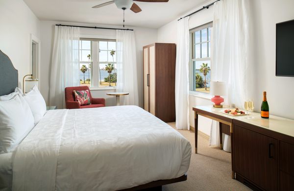 Fenway Hotel, Autograph Collection by null