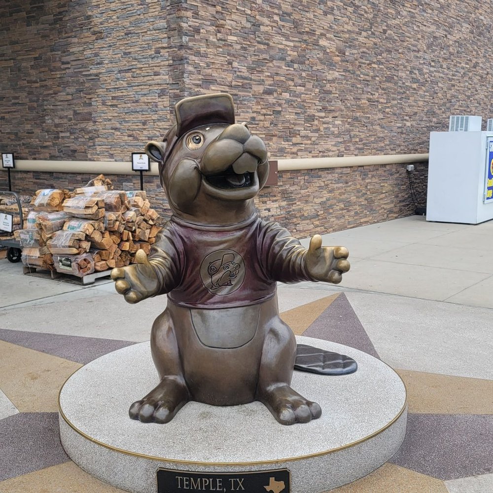 Buc-ee's - Buc-cee himself - Gas Stations Near Me - Temple, Texas