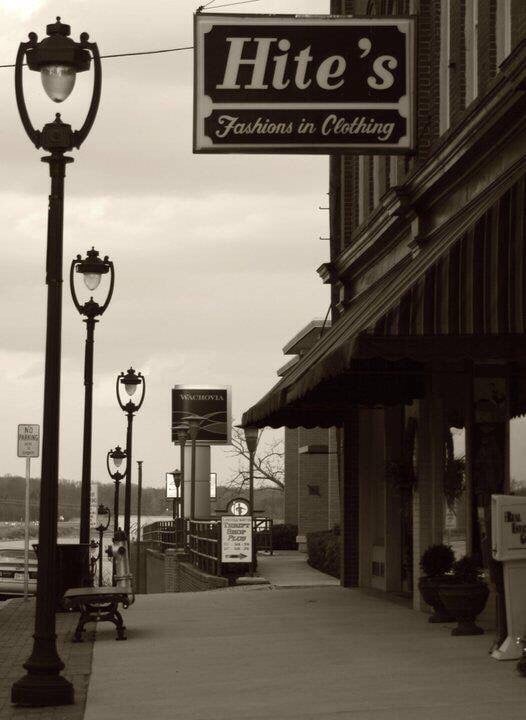 Hite's Clothing Store Logo