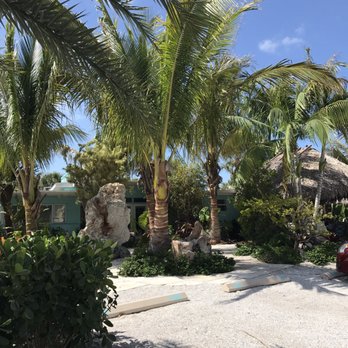 Tropical Breeze Resort - Resorts Near Me - Sarasota, Florida