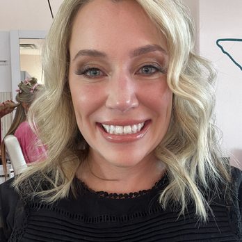 Blo Blow Dry Bar - Texas Twist with glowing makeup and eyelashes. - Blow Dry/Out Services Near Me - San Antonio, Texas Blo Blow Dry Bar - Texas Twist with glowing makeup and eyelashes. - Blow Dry/Out Services Near Me - San Antonio, Texas